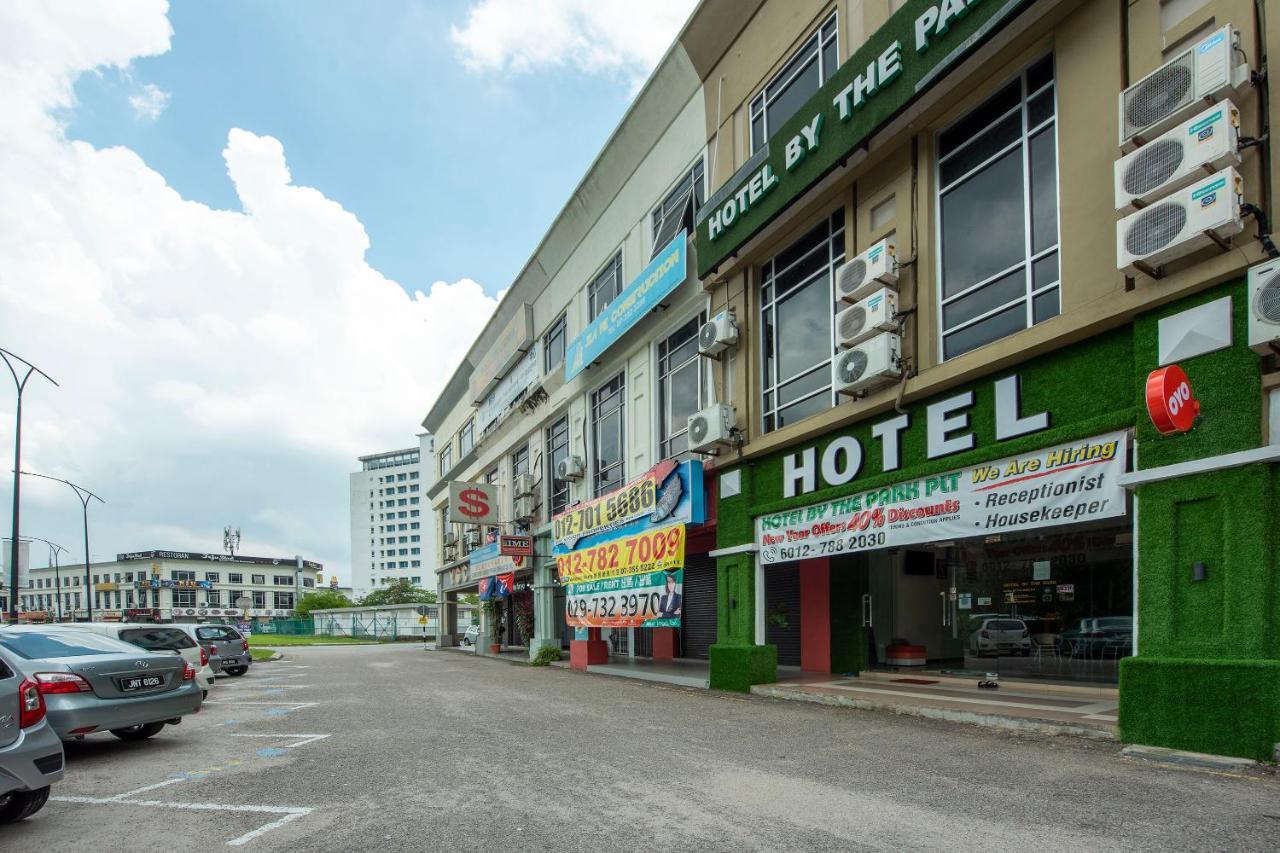 Oyo 90231 By The Park Plt Hotel 2*