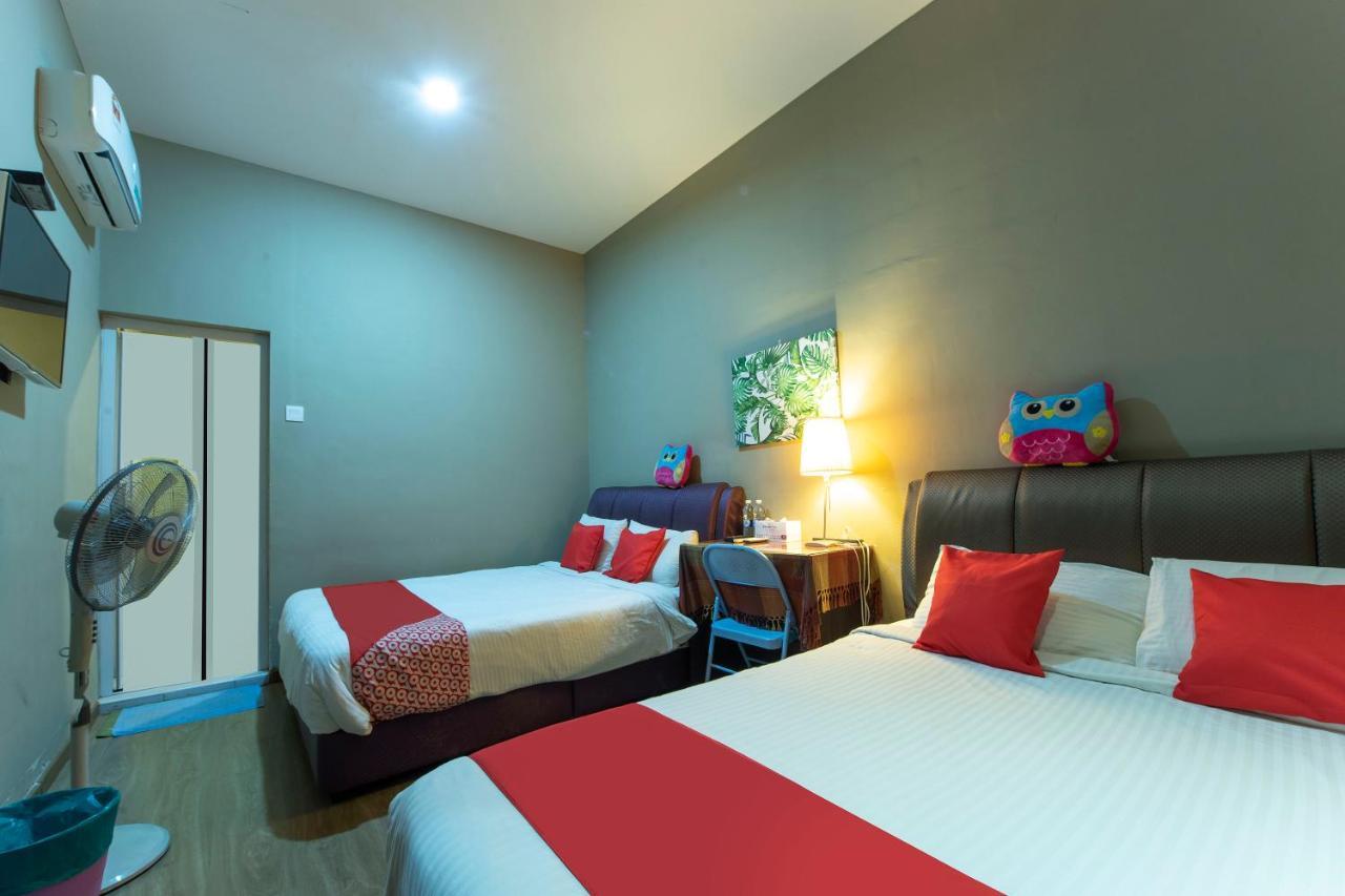 Oyo 90231 By The Park Plt Hotel