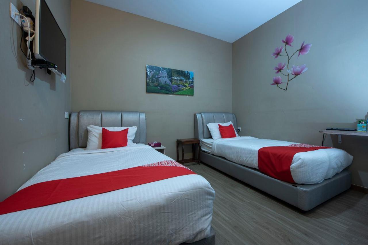 Hotel Oyo 90231 By The Park Plt 2*