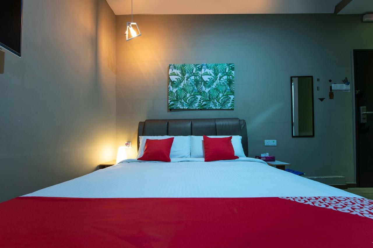 Hotel Oyo 90231 By The Park Plt